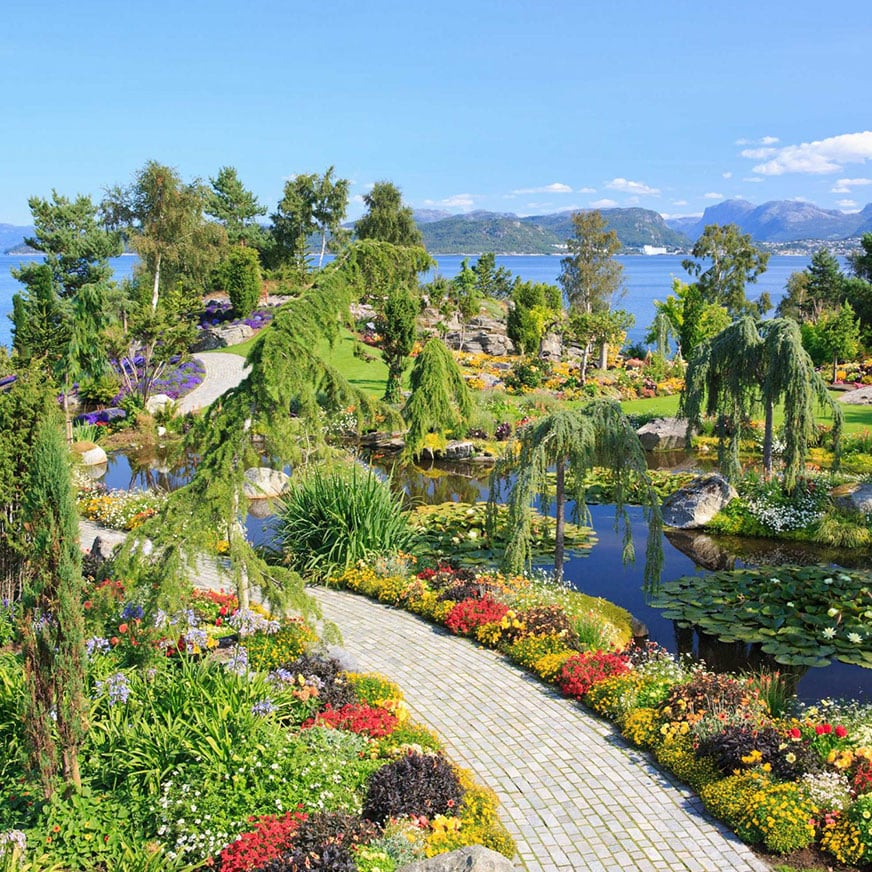 20-instagrammable-places-in-Norway-Flor-og-Fjaere-Galleri-FlorFjaere-872x872-1.jpg