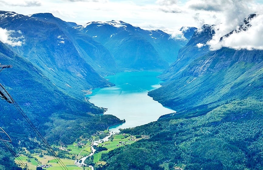 20-instagrammable-places-in-Norway-Loen-flickr-MarkusTacker-872x872-1.jpg