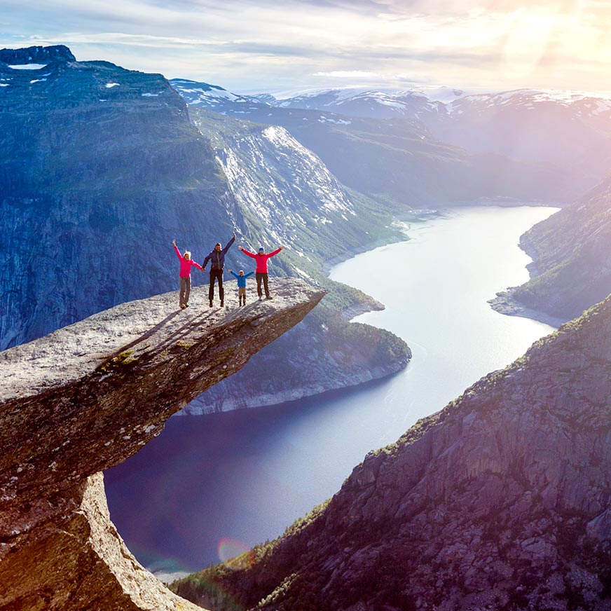 Amazing-places-in-Norway-Trolltunga-872x872-1.jpg