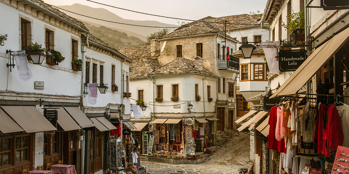 Gamle bygninger og bymiljø i Gjirokaster