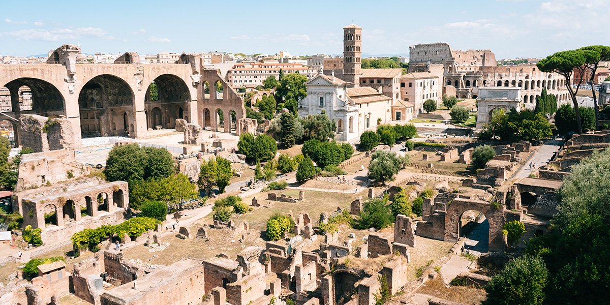 Forum Romanumin vanhat rauniot Roomassa