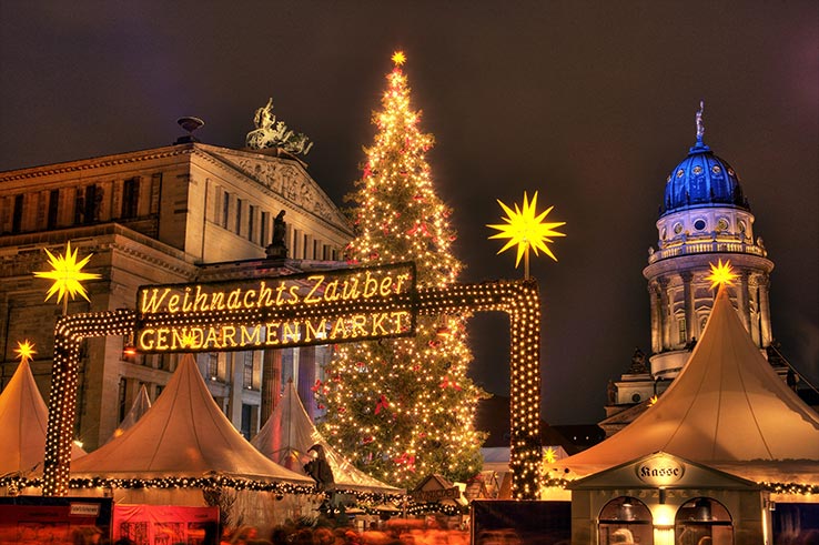 Flyg till Berlin, besök en julmarknad