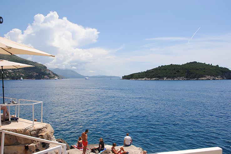 Vuela a Dubrovnik y visita Buza Bar.