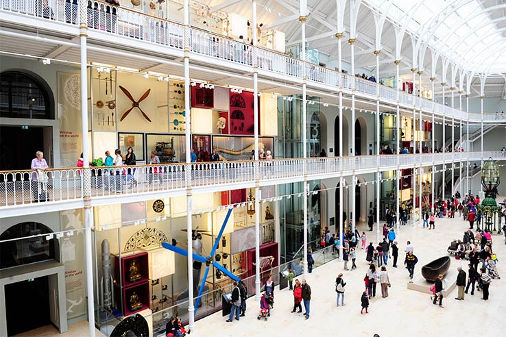 Vuela a Edimburgo y visita The National Museum of Scotland.