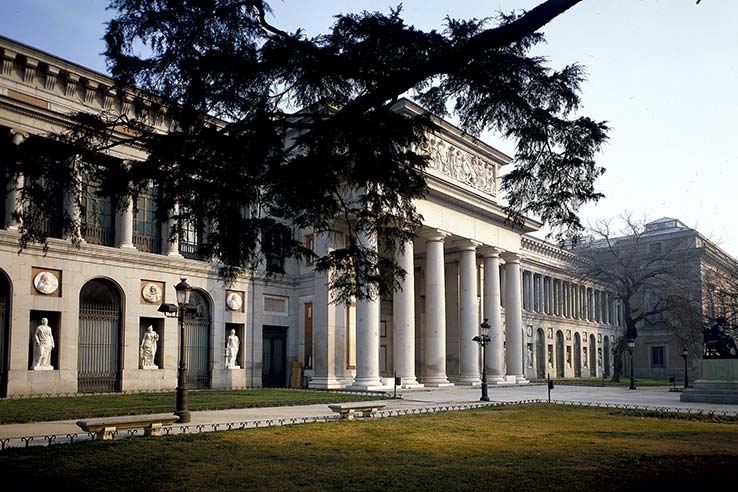 Vola a Madrid, visita il Museo del Prado.