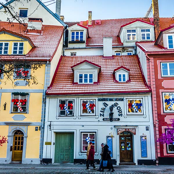 Utsikt över hus i Riga, flyg till Riga med Norwegian