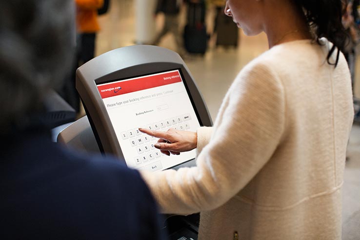 Skuldre på skuldrene begrænse indsats Airport Check-in | Norwegian | Norwegian